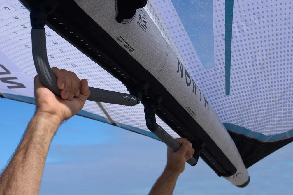 NORTH SHIFTLOCK CARBON J-HANDLE